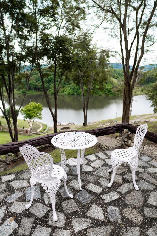 Bed and Breakfast Nan Waterside Hong Bon Nern Exterior foto